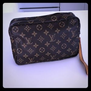 Vintage Louis Vuitton cosmetic toiletry bag READ